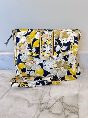 Vera Bradley Tablet Hipster Dogwood New Without Tags